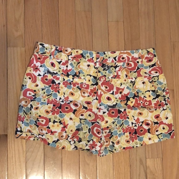 Ann Taylor Loft cotton stretch shorts size 8 in whimsical floral. Like new - Picture 2 of 4